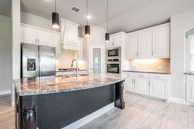 505 Livia Street, Burleson, TX 76028