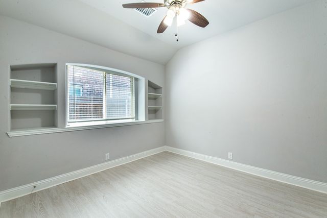 505 Livia Street, Burleson, TX 76028