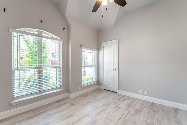 505 Livia Street, Burleson, TX 76028