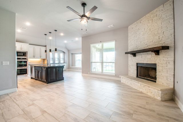 505 Livia Street, Burleson, TX 76028
