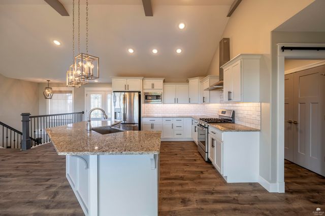 416 Ledgestone Ridge Court, Manhattan, KS 66503