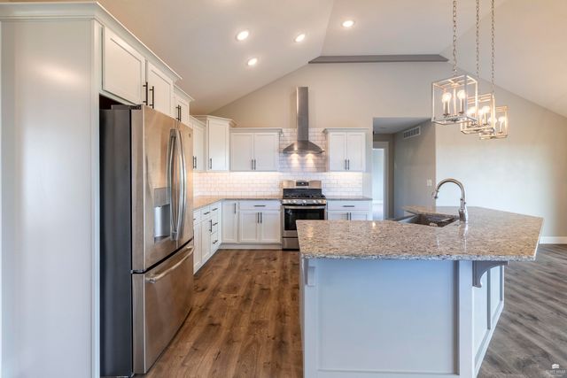 416 Ledgestone Ridge Court, Manhattan, KS 66503