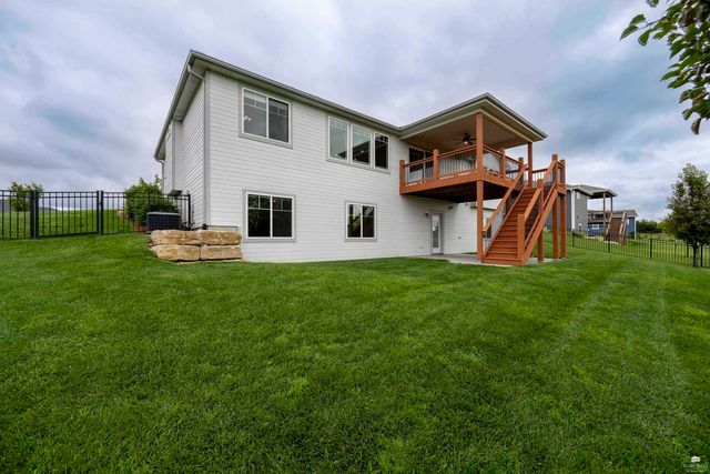 416 Ledgestone Ridge Court, Manhattan, KS 66503