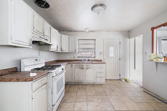 1869 Summit Avenue, Kankakee, IL 60901