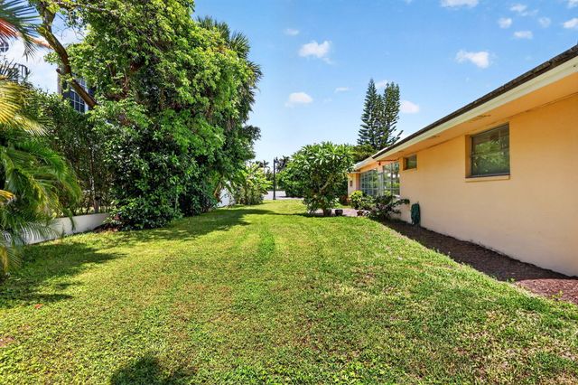 217 Plantation Road, Palm Beach, FL 33480