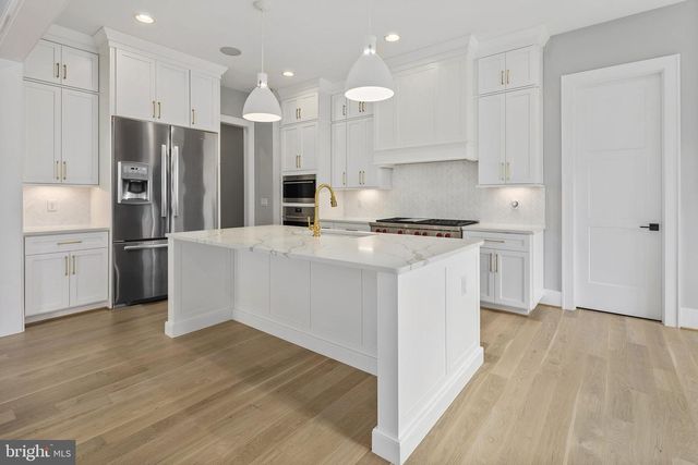 6716 VAN FLEET DR, Mclean, VA 22101