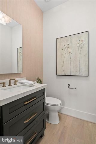 6716 VAN FLEET DR, Mclean, VA 22101