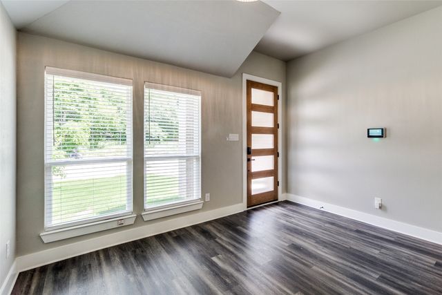3235 Pine Street, Dallas, TX 75215