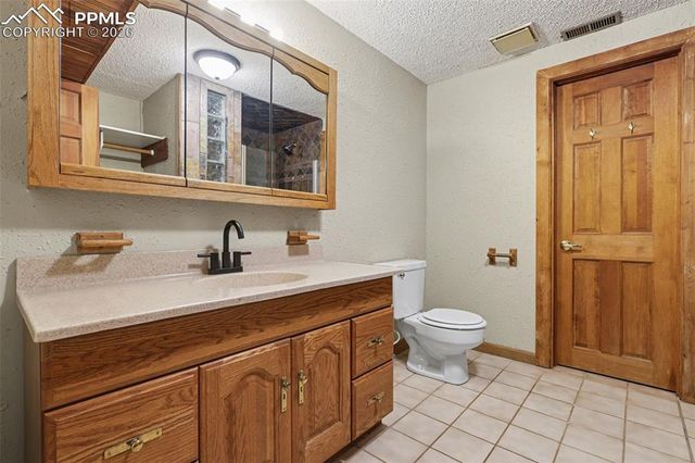 3375 Pinehurst Circle, Colorado Springs, CO 80908