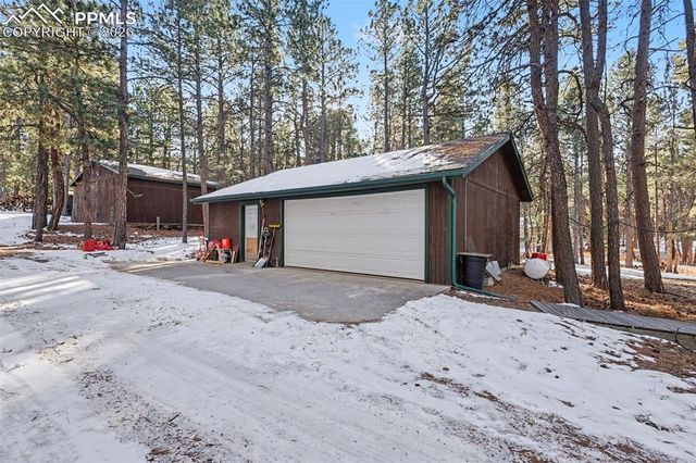 3375 Pinehurst Circle, Colorado Springs, CO 80908