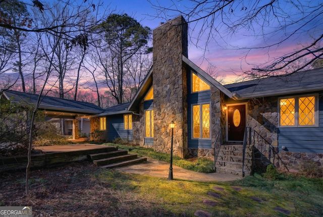 175 Flat Creek Court, Fayetteville, GA 30214