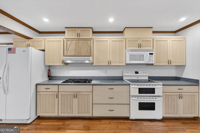 175 Flat Creek Court, Fayetteville, GA 30214