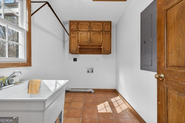 175 Flat Creek Court, Fayetteville, GA 30214