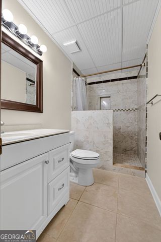 175 Flat Creek Court, Fayetteville, GA 30214