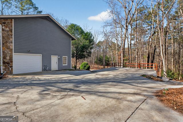175 Flat Creek Court, Fayetteville, GA 30214