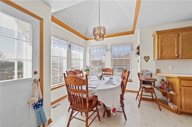 508 Quail Creek Drive, Odessa, MO 64076