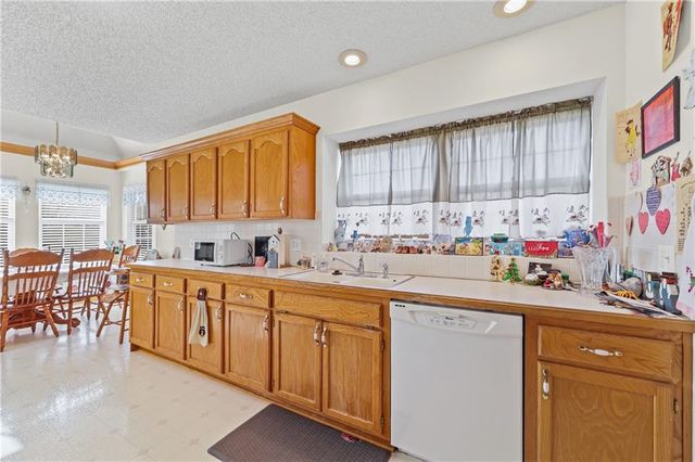 508 Quail Creek Drive, Odessa, MO 64076