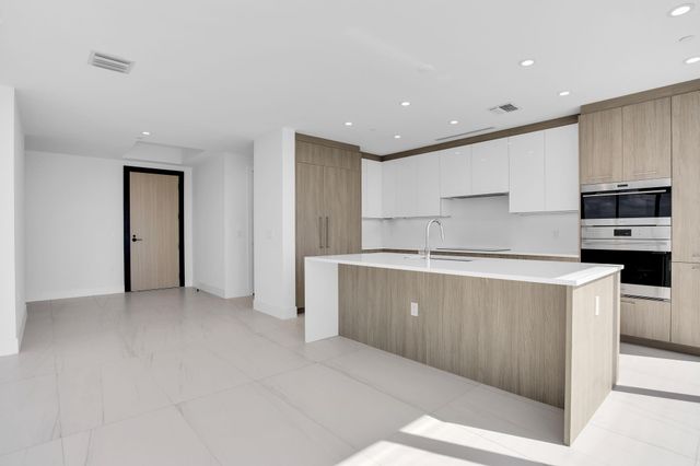 151 N Seabreeze Boulevard E-2502, Fort Lauderdale, FL 33304