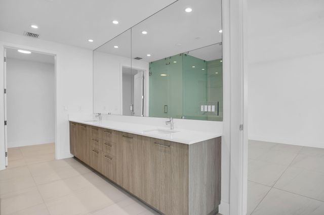 151 N Seabreeze Boulevard E-2502, Fort Lauderdale, FL 33304