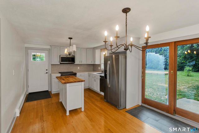 16 Coolidge Drive, Enfield, CT 06082