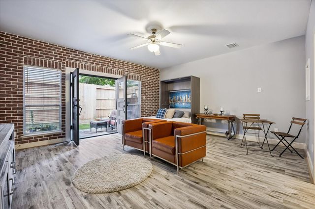 915 Knox Street D, Houston, TX 77007