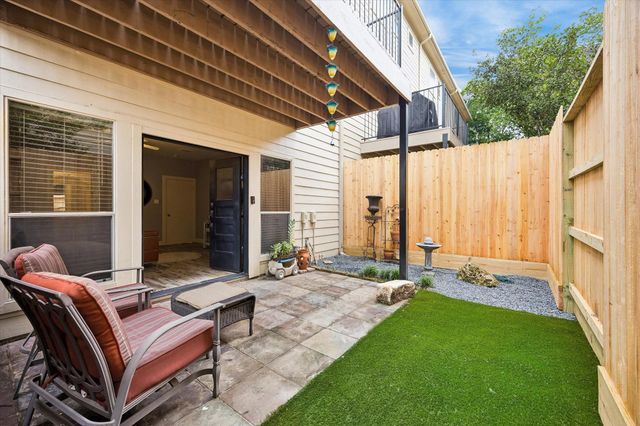 915 Knox Street D, Houston, TX 77007
