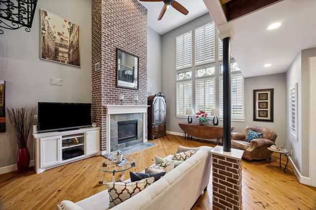 915 Knox Street D, Houston, TX 77007