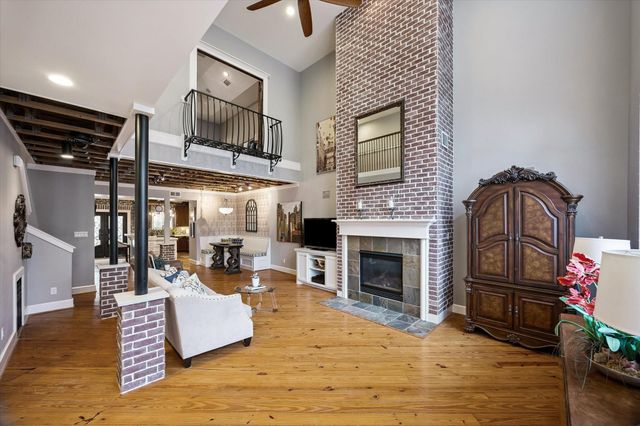 915 Knox Street D, Houston, TX 77007