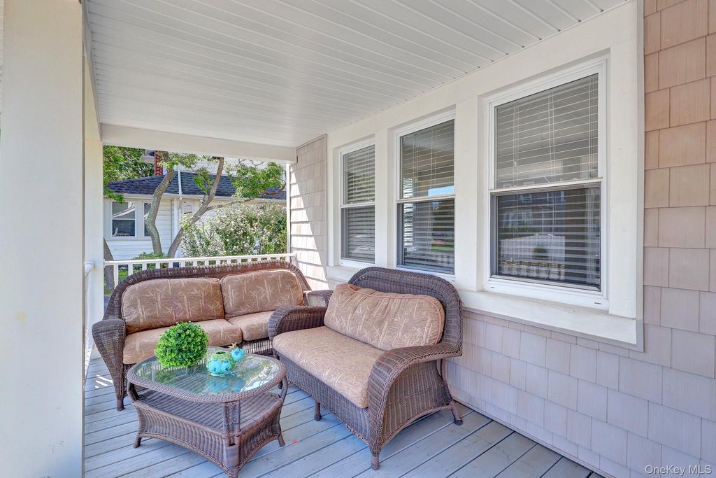 53 Watts Place, Lynbrook, NY 11563 — photo 4
