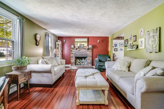 54 Maplewood Ave, Methuen, MA 01844
