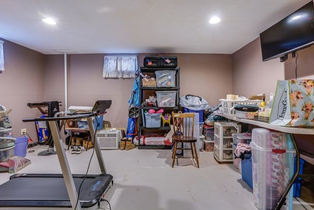 54 Maplewood Ave, Methuen, MA 01844