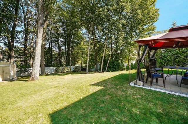 54 Maplewood Ave, Methuen, MA 01844