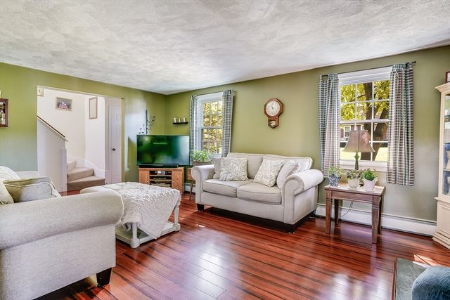 54 Maplewood Ave, Methuen, MA 01844