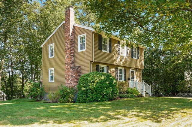 54 Maplewood Ave, Methuen, MA 01844