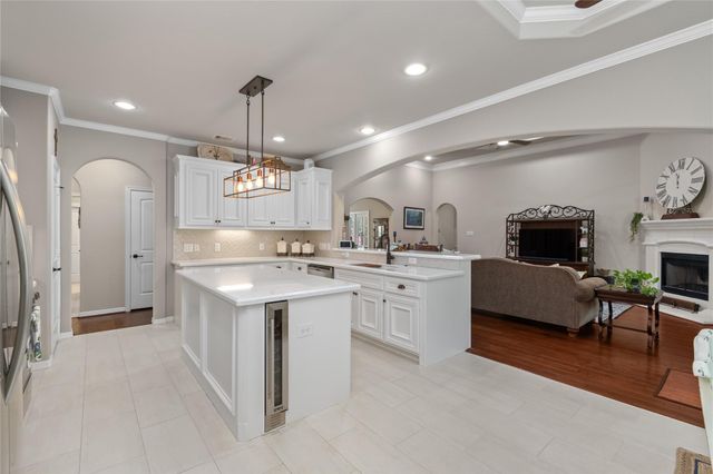 1003 Garrett Drive, Magnolia, TX 77354