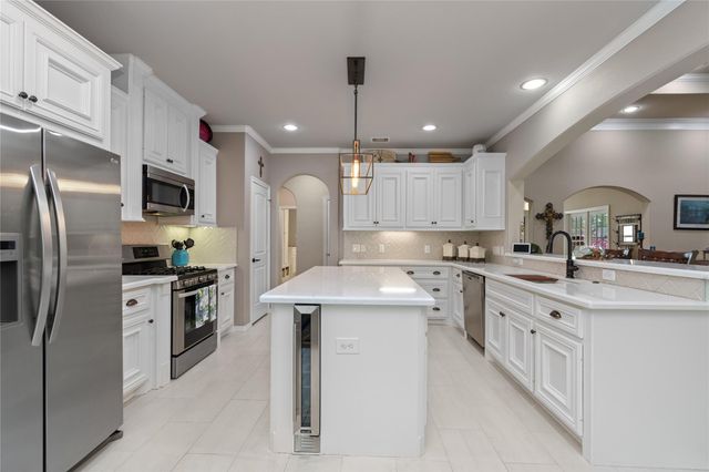 1003 Garrett Drive, Magnolia, TX 77354