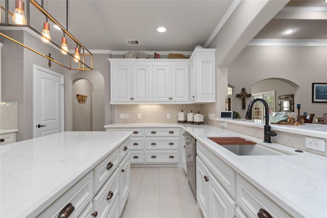 1003 Garrett Drive, Magnolia, TX 77354