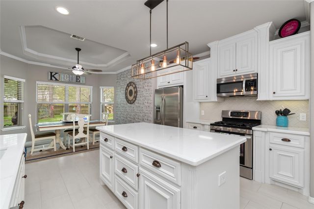 1003 Garrett Drive, Magnolia, TX 77354