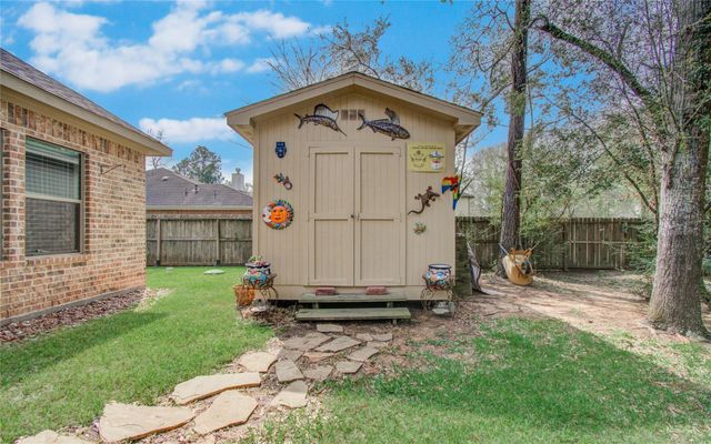 1003 Garrett Drive, Magnolia, TX 77354