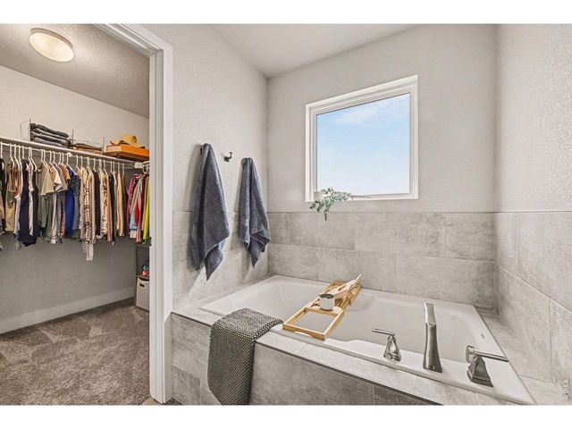 4984 Goya Ct, Loveland, CO 80538