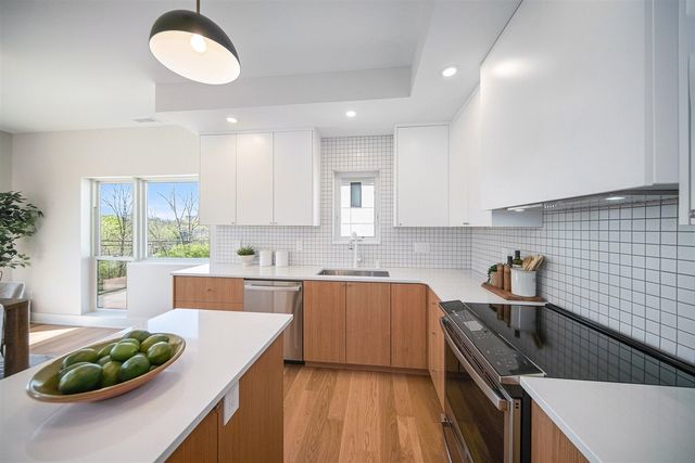 207 Sunset Road, Ann Arbor, MI 48103