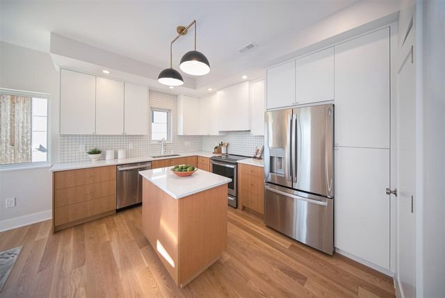 207 Sunset Road, Ann Arbor, MI 48103