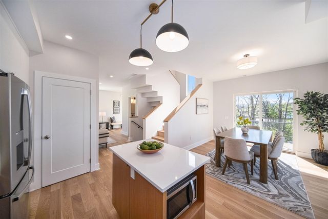 207 Sunset Road, Ann Arbor, MI 48103