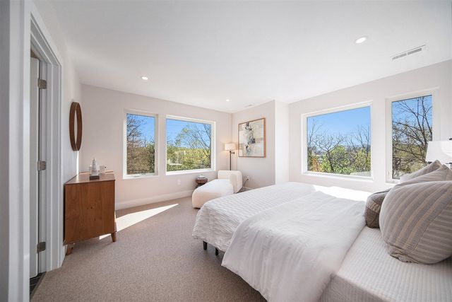 207 Sunset Road, Ann Arbor, MI 48103