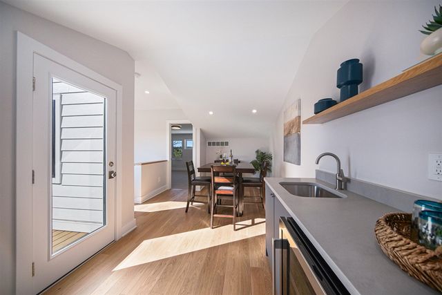 207 Sunset Road, Ann Arbor, MI 48103