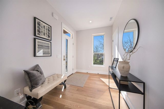 207 Sunset Road, Ann Arbor, MI 48103