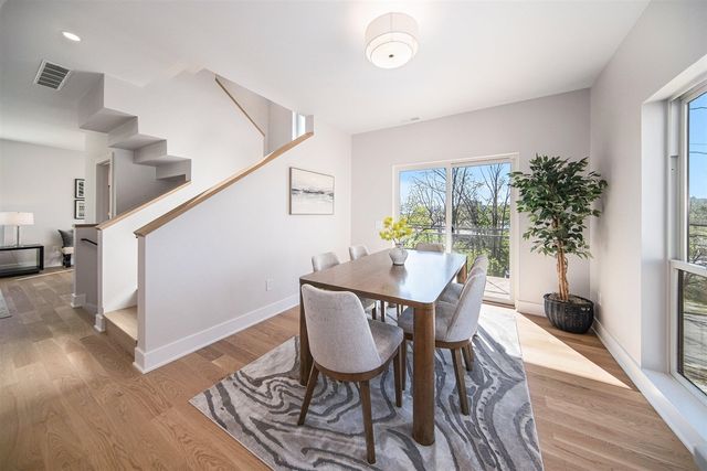 207 Sunset Road, Ann Arbor, MI 48103