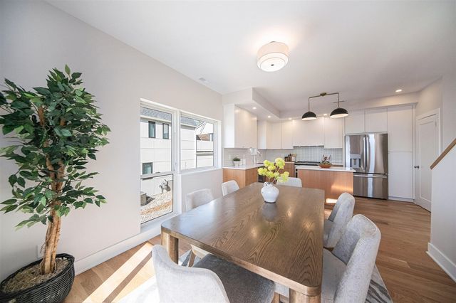 207 Sunset Road, Ann Arbor, MI 48103