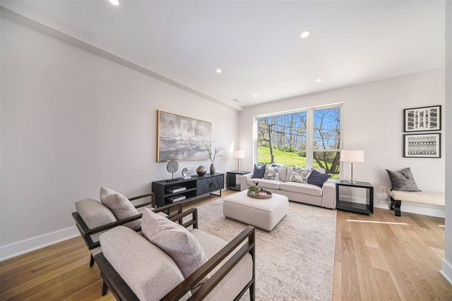 207 Sunset Road, Ann Arbor, MI 48103