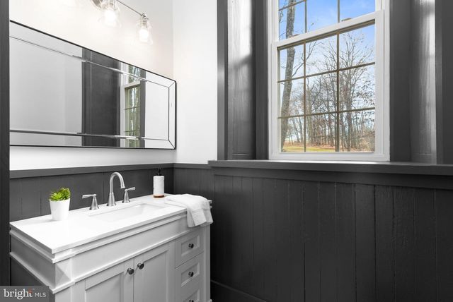 155 WYEBROOK RD, Honey Brook, PA 19344